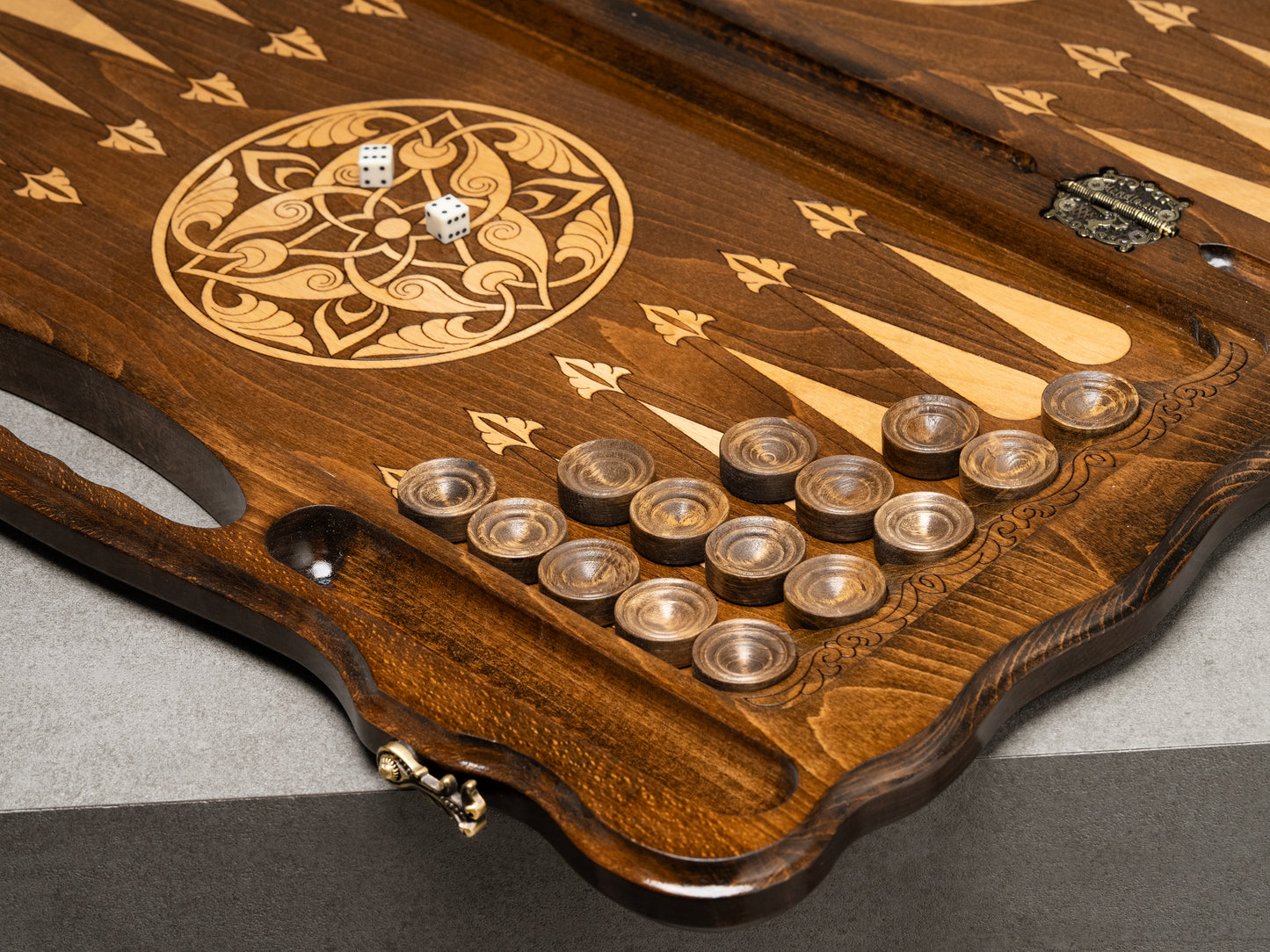Luxury Backgammon Set – Majestic Lion Design with Bronze Details - Unumperfectus