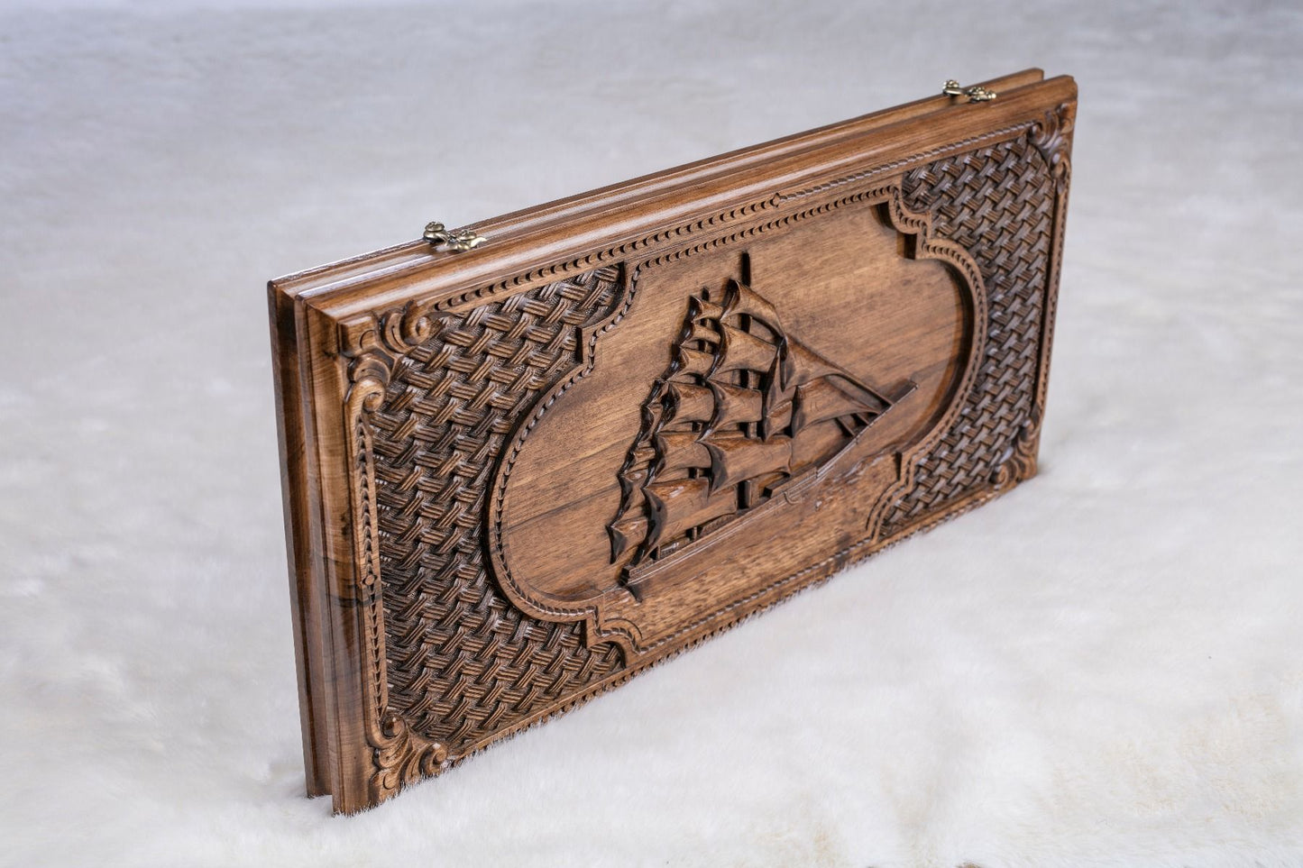 Handmade Walnut Wood Backgammon Set – Carved Sailboat Design