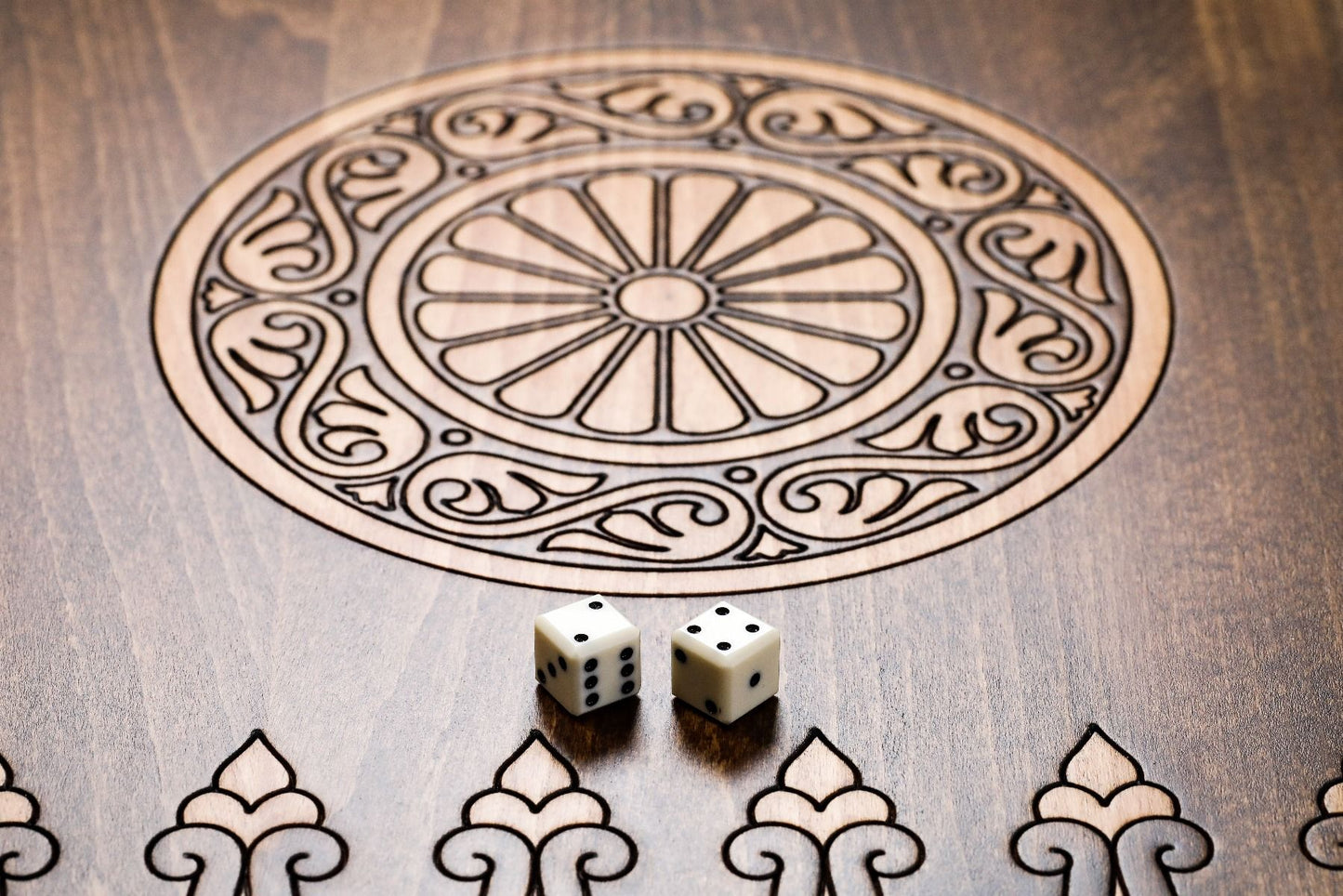 Chess-backgammon Table with copyrighted contour outline - Unumperfectus
