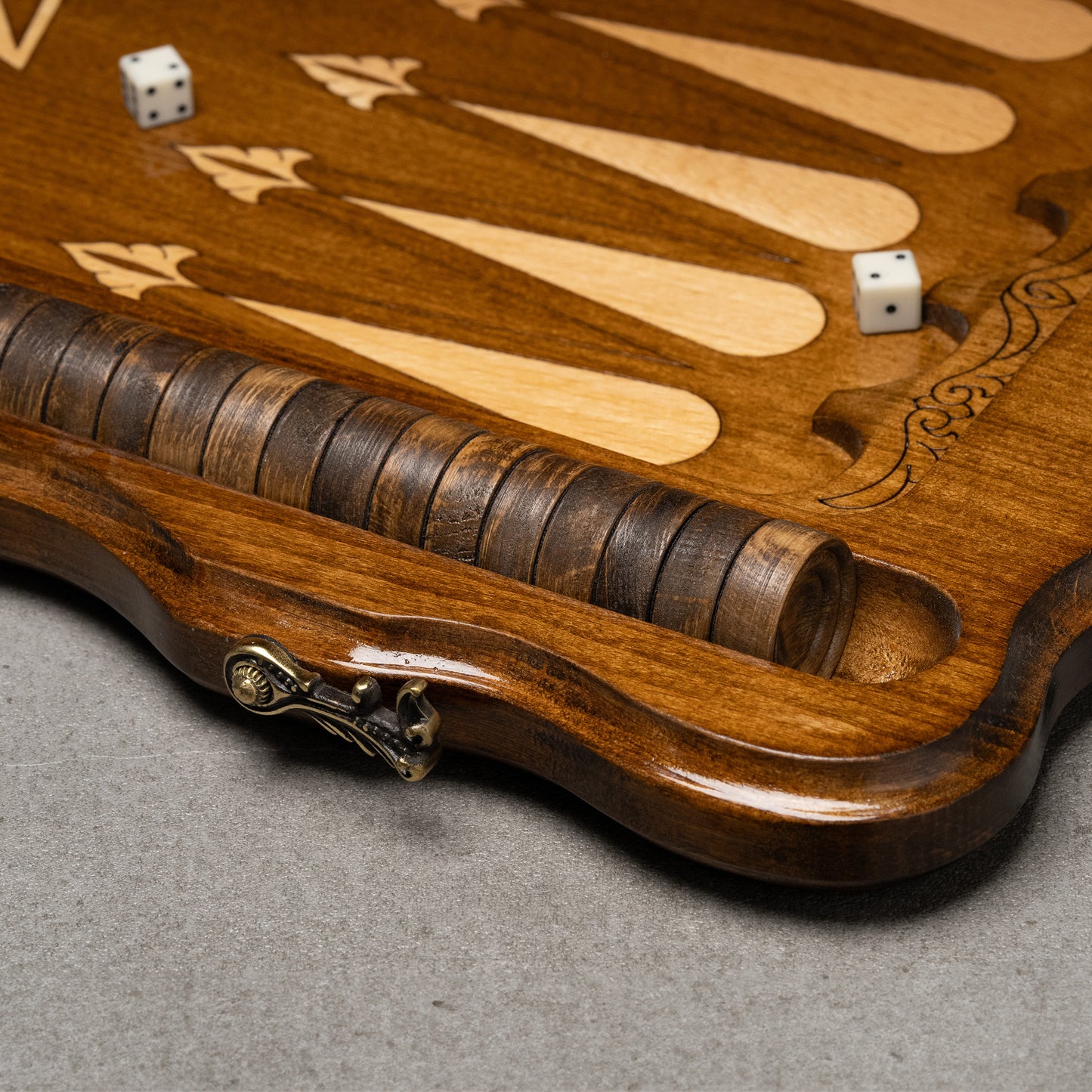Luxury Backgammon Set – Carved Octagon Design - Unumperfectus