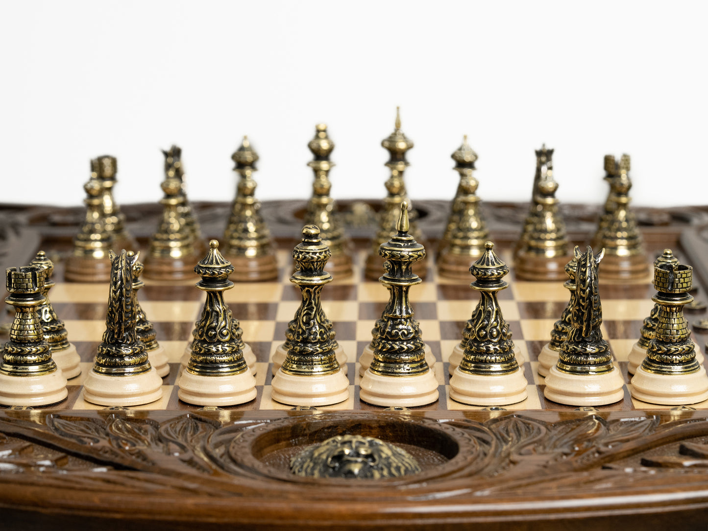 Luxurious Chess Table - Lion - Unumperfectus