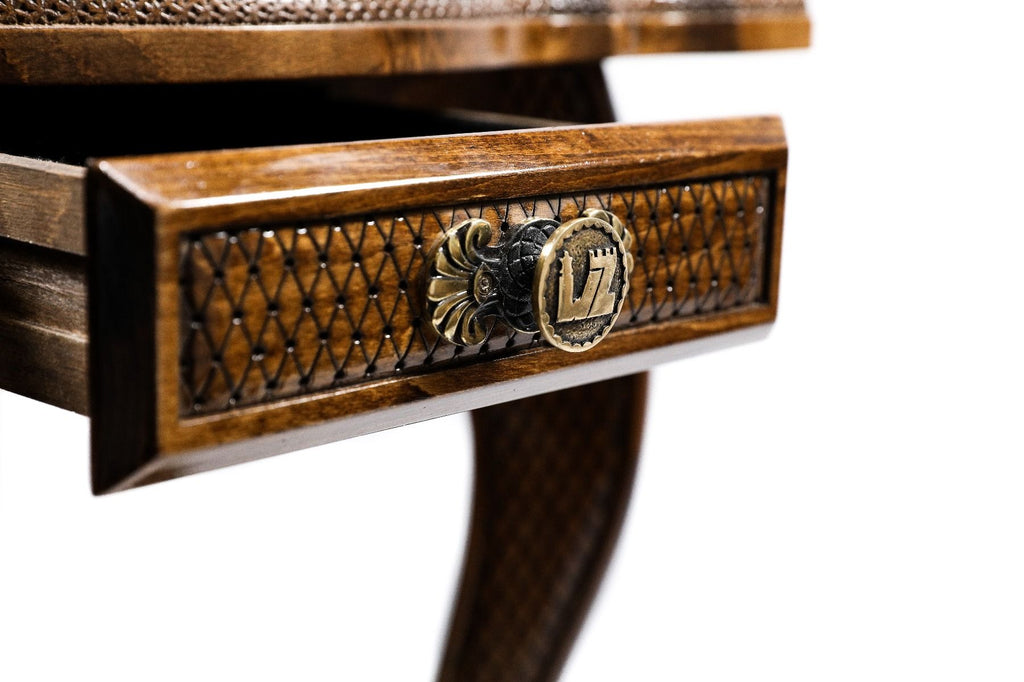 Chess Table Luxury with Contour Outline - Unumperfectus