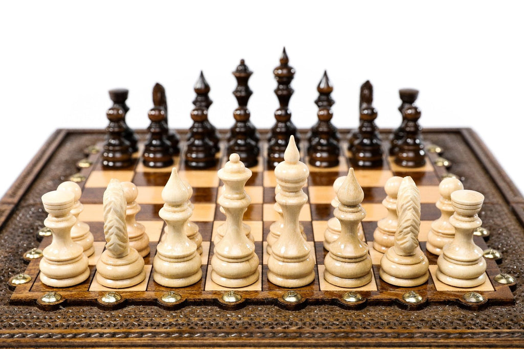 Close-up of the premium solid wood construction on this classic 2-in-1 board game.