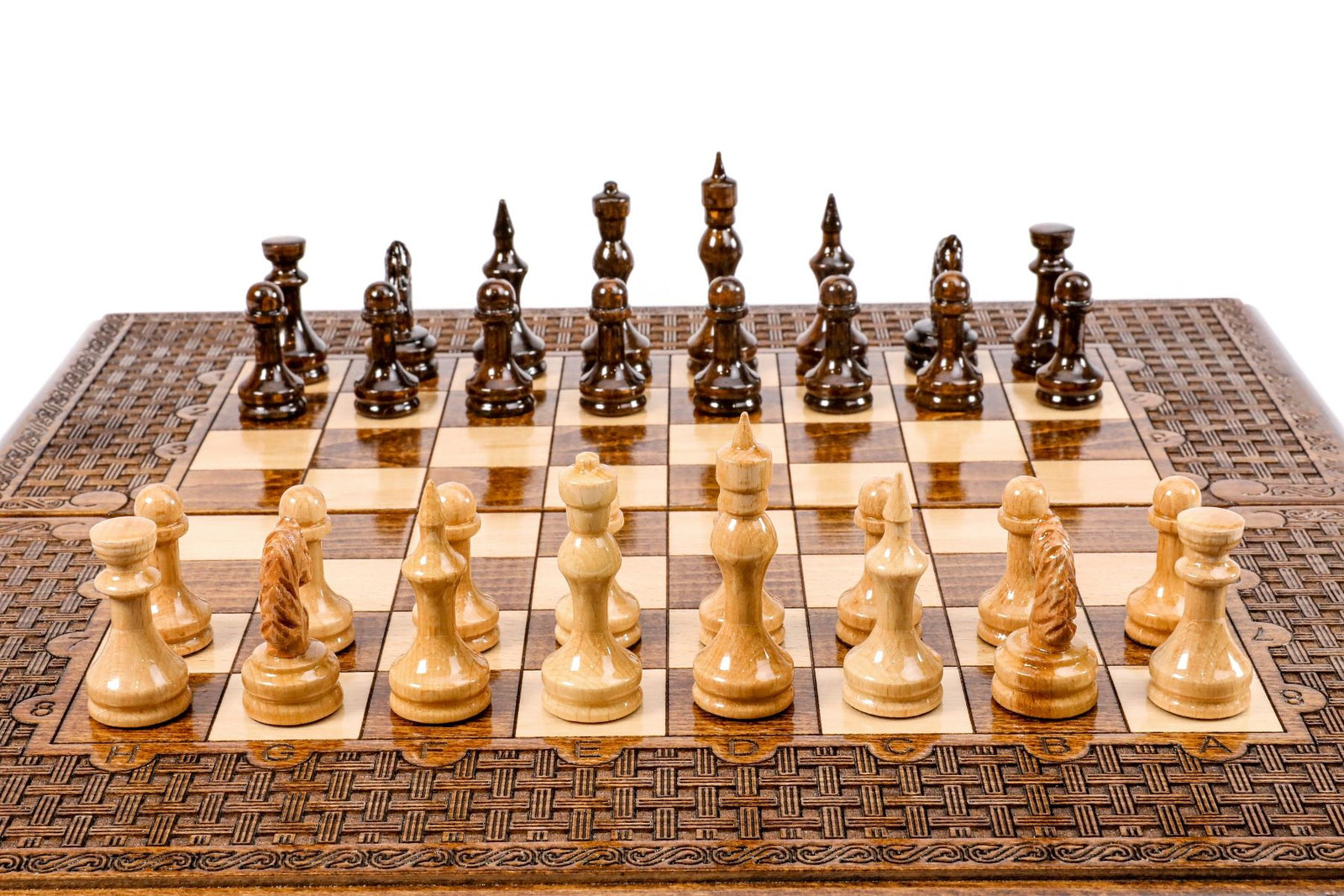 Chess-backgammon with an ornamental braid pattern classic - Unumperfectus