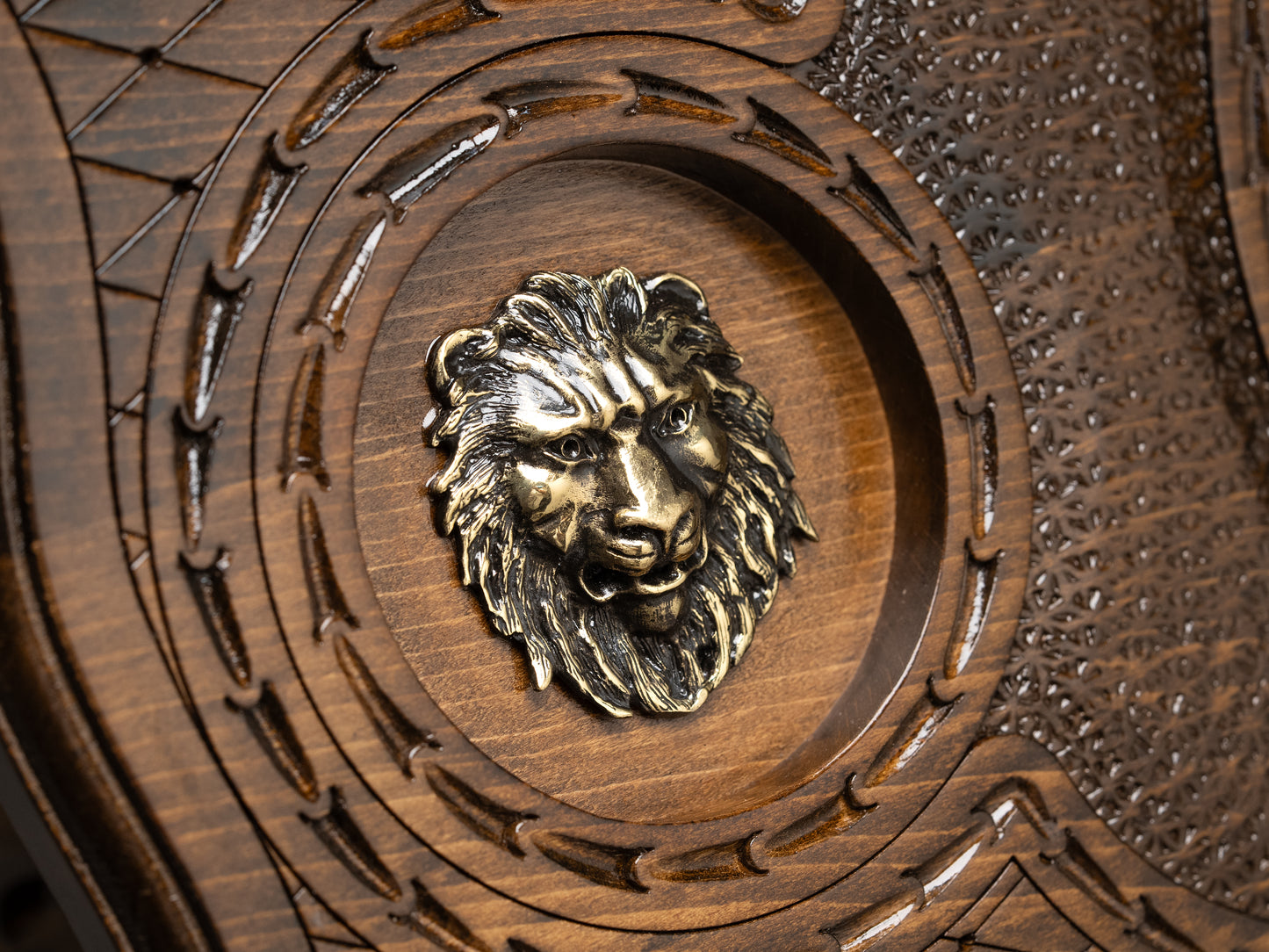 Luxury Backgammon Set – Majestic Lion Design with Bronze Details - Unumperfectus