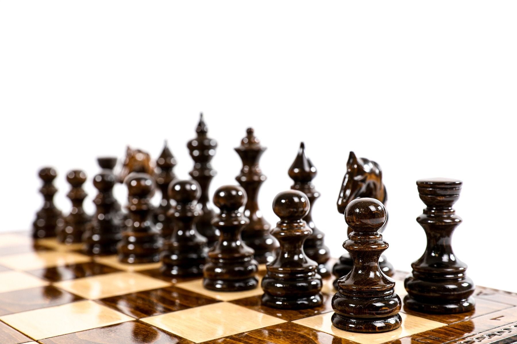Luxury Hand-Carved Classic Wooden Chess Set - Unumperfectus