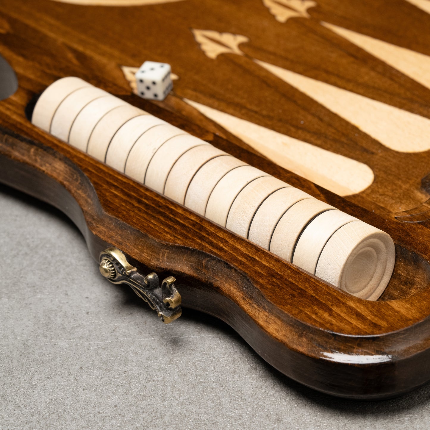Luxury Backgammon Set – Ornate Carved Design - Unumperfectus