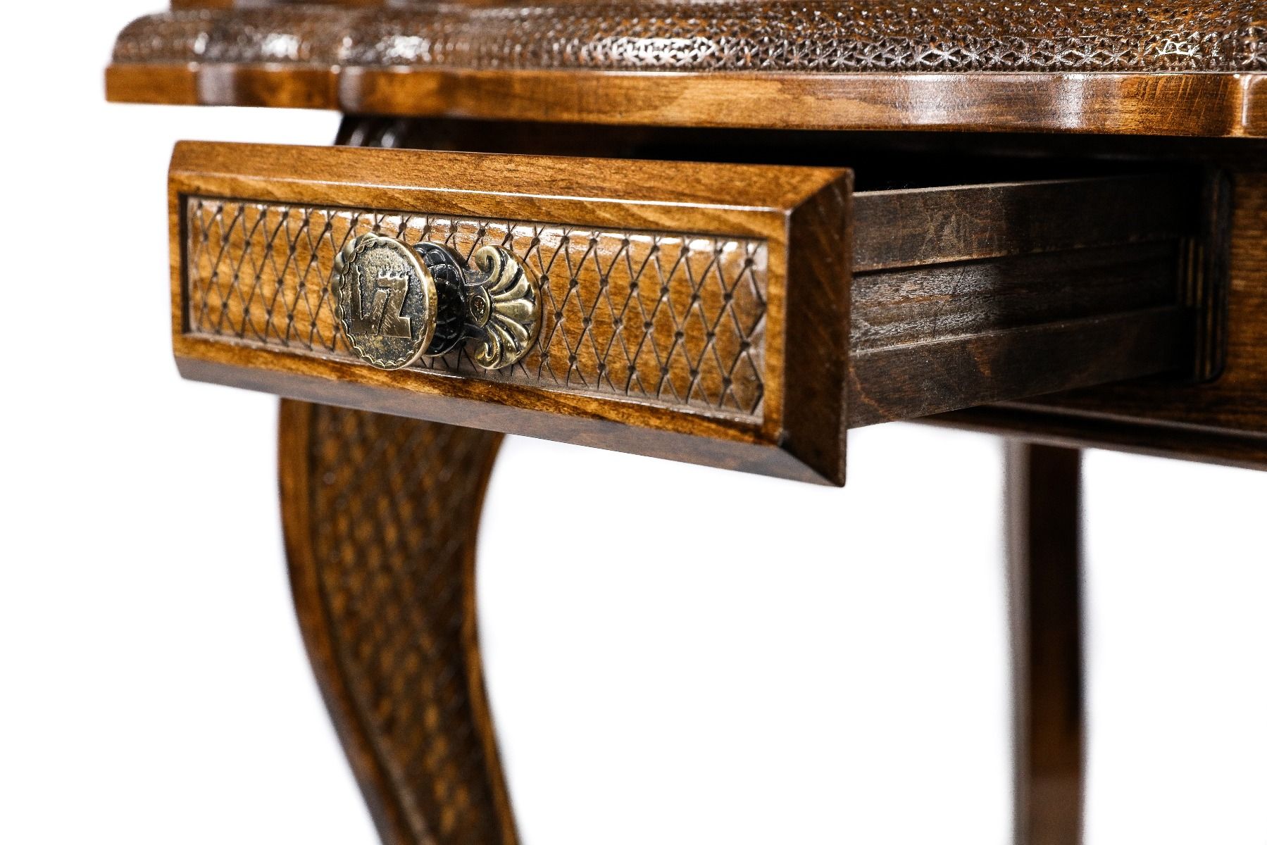 Chess Table Luxury with Contour Outline - Unumperfectus