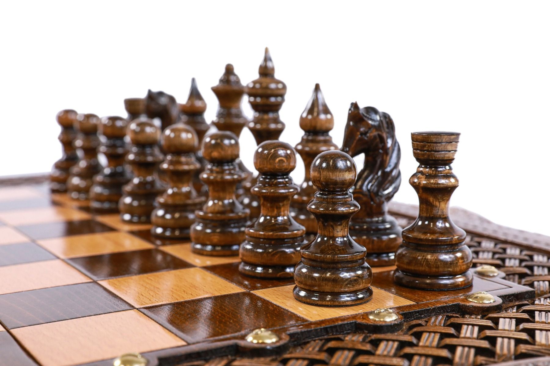 Chess-backgammon with braid-pattern with copyrighted Mount - Unumperfectus