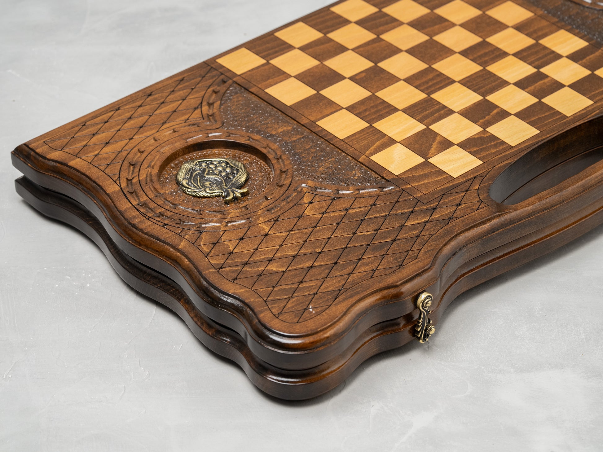 Luxury Backgammon Set – Pomegranate Design with Bronze Details - Unumperfectus