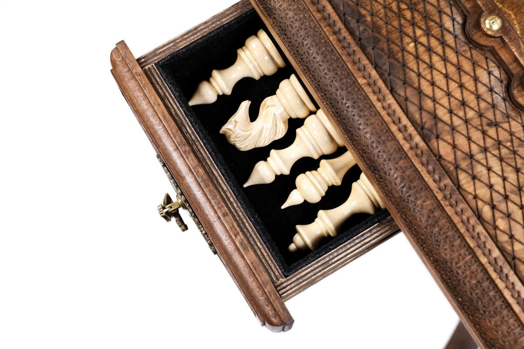 Handcrafted Wooden Chess Table - Unumperfectus