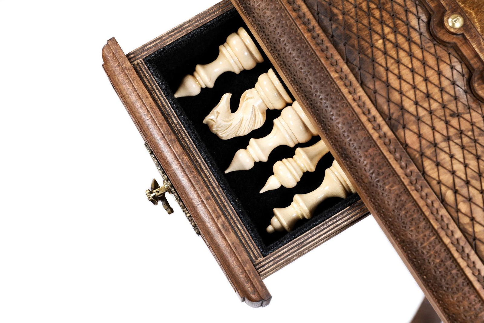 Handcrafted Wooden Chess Table - Unumperfectus