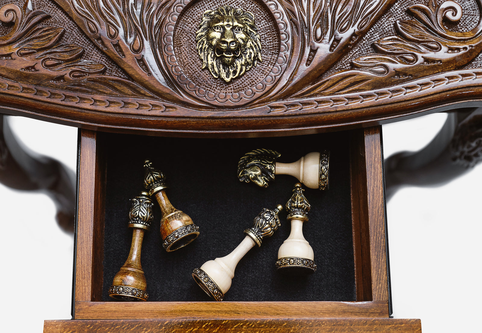 Lion chess table - view 5