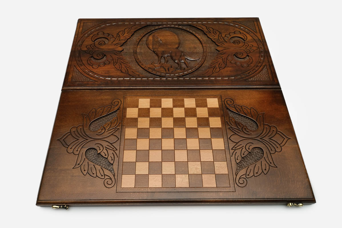 Backgammon Set Wolf - handmade wooden backgammon board