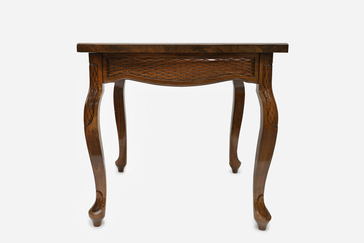 Handle Castle-Style chess and backgammon table, straight front view