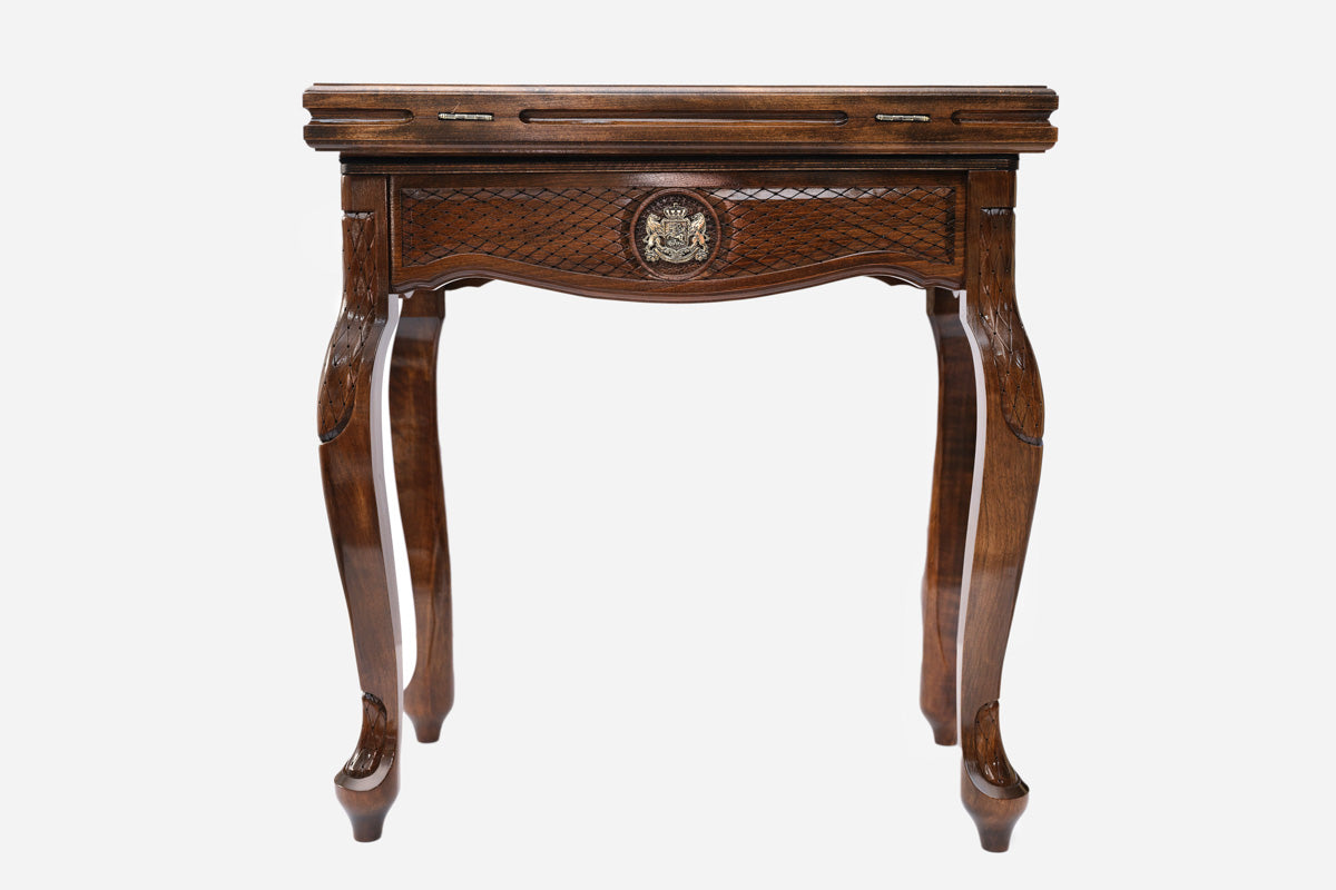 Handle Georgian Coat of Arms backgammon table closed, straight front view