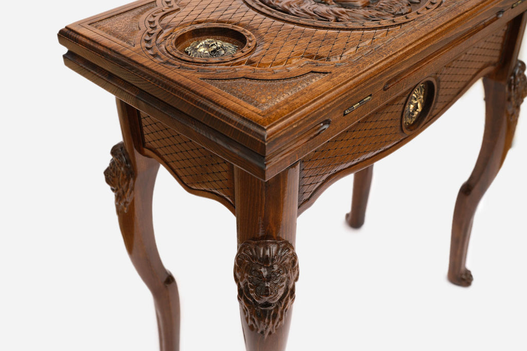 Handle Lion backgammon table closed, front view showing the lion head medallion