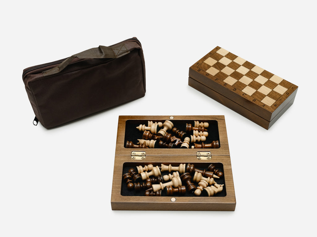 Compact Travel chess set detail 9