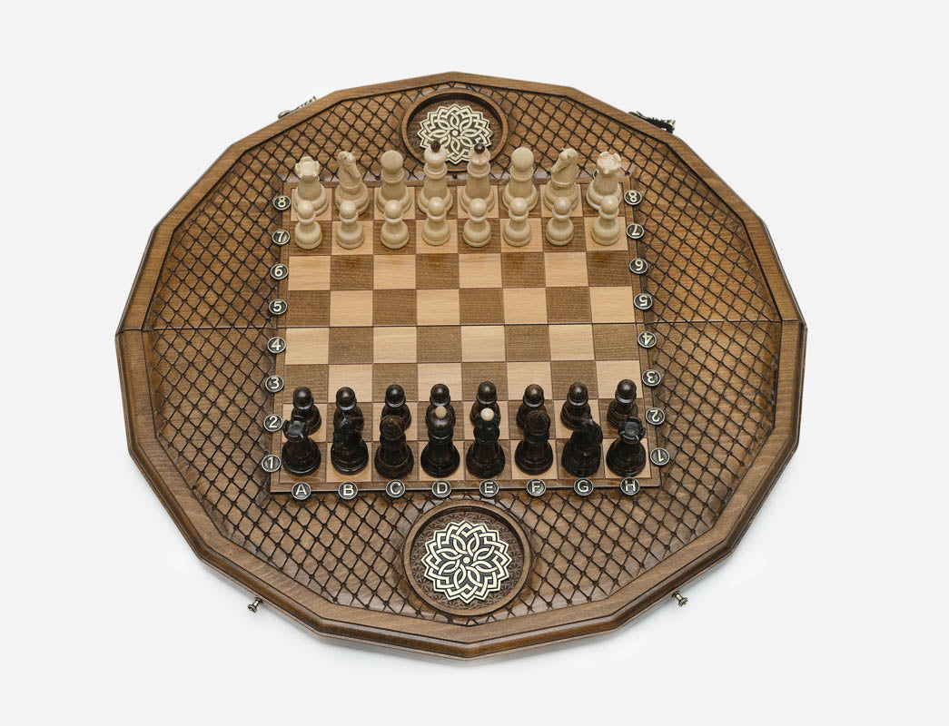 Sixteen-Corner chess set detail 6