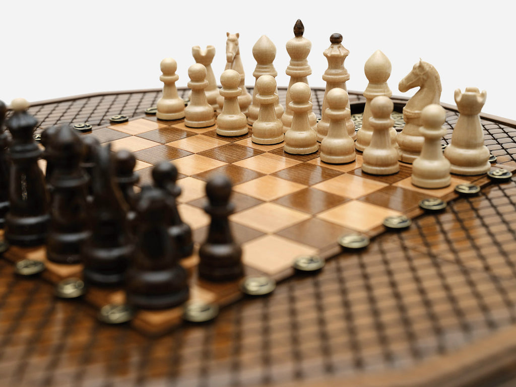 Sixteen-Corner chess set detail 2