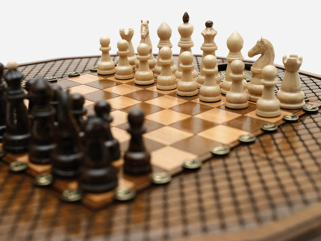 Sixteen-Corner chess set detail 2