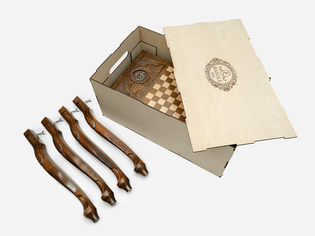 Handle Pomegranate chess-backgammon table disassembled in its shipping crate