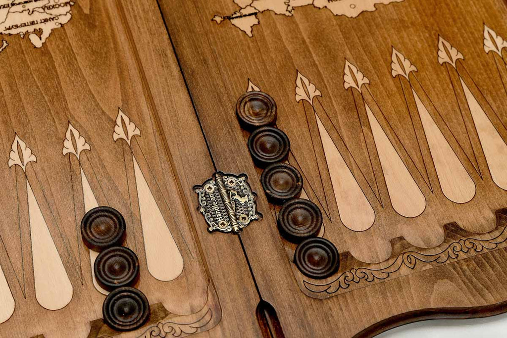 Angled view of the Russian eagle and flag carved backgammon board
