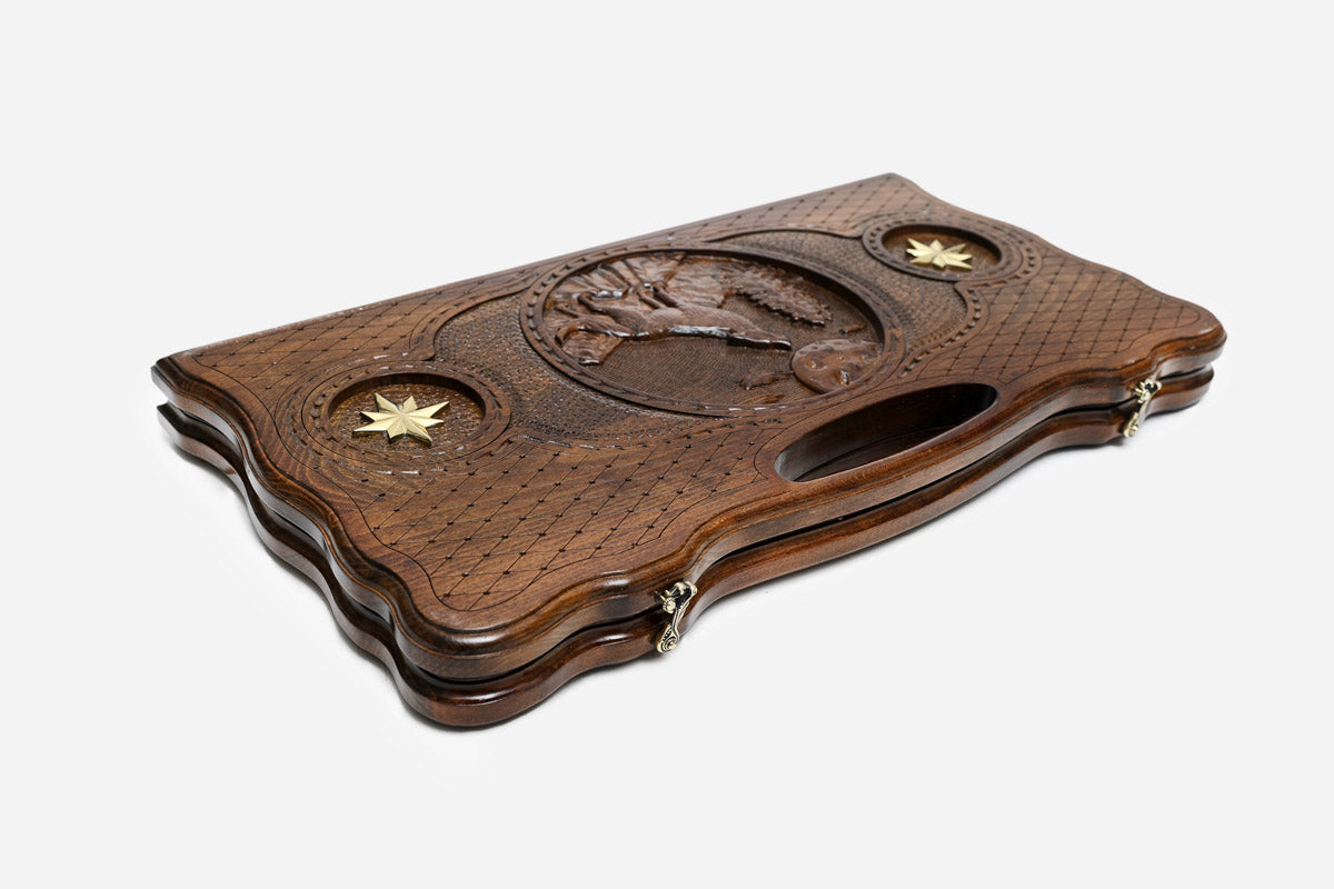 The carry handle and cross-hatched carving