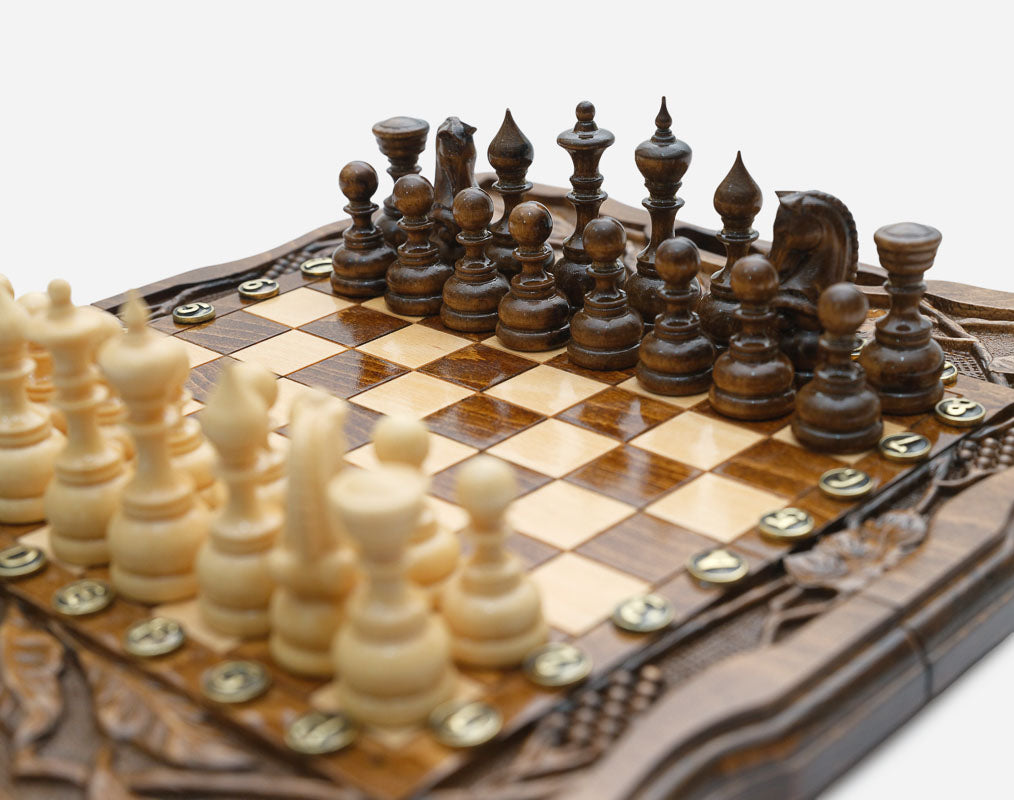 Pomegranate and Grapevine chess and backgammon set detail 6