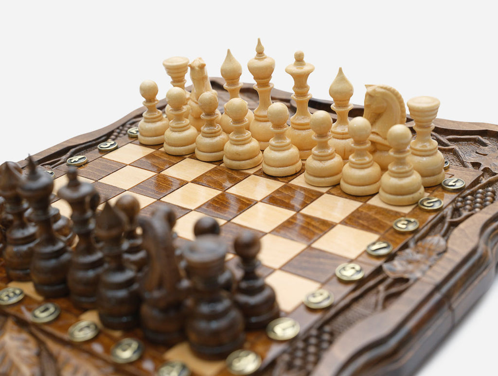 Pomegranate and Grapevine chess and backgammon set detail 8