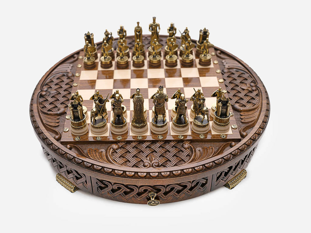 Handle Chess Royal Circle round board set up for a new game, straight front view