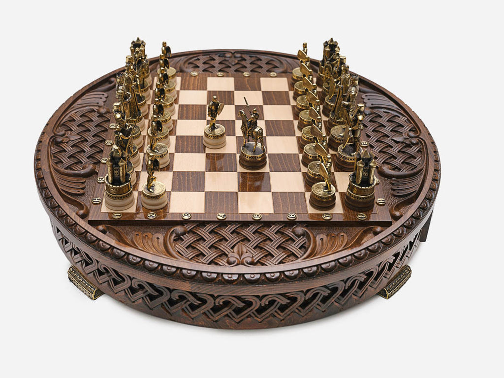 Handle Chess Royal Circle round board with pieces in starting position, closer front view