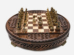 Handle Chess Royal Circle with gold knight pieces facing off across the round board