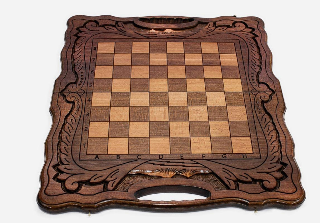 Angled view of the compact Ararat chess set with its wooden pieces