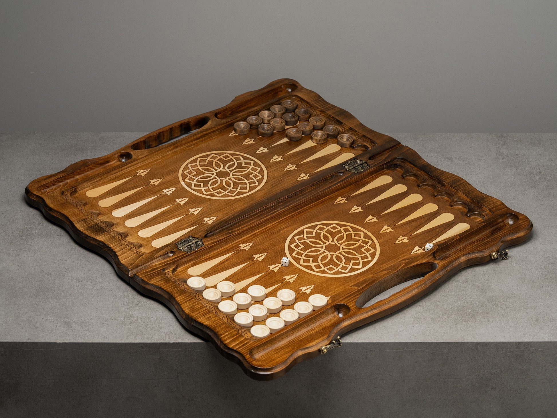 Luxury Backgammon Set – Ornate Carved Design - Unumperfectus