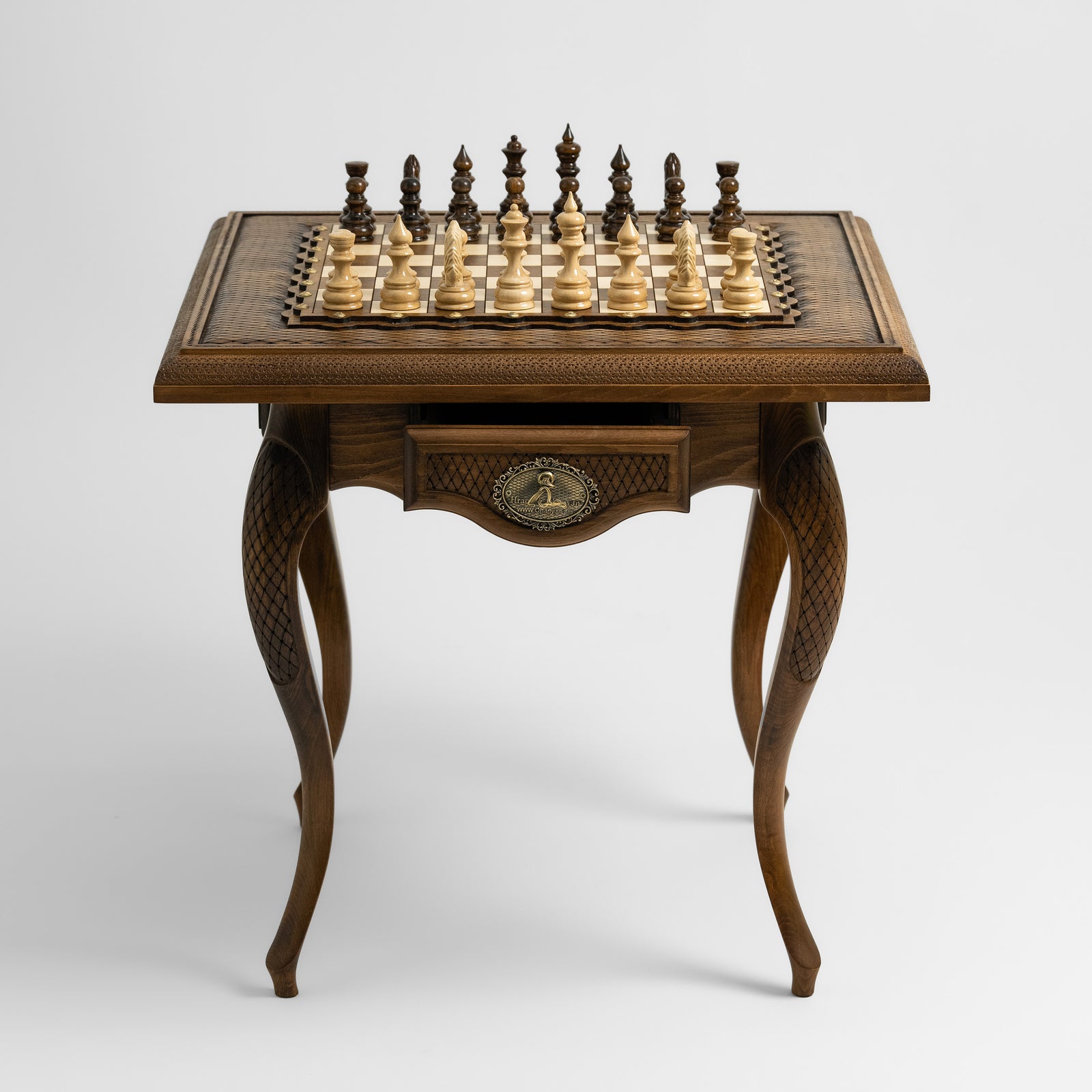 Handcrafted Wooden Chess Table - Unumperfectus