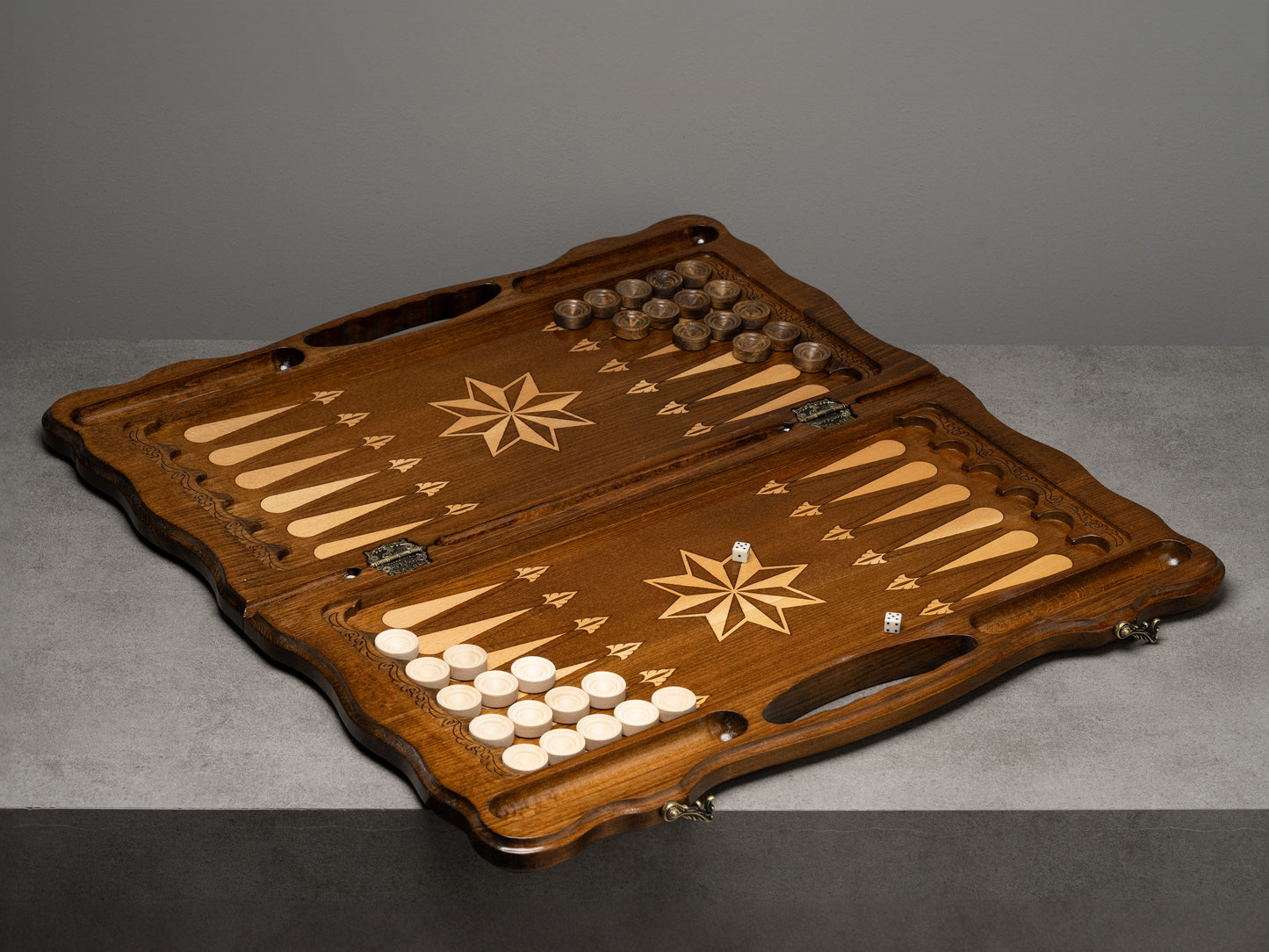 Luxury Backgammon Set – Carved Octagon Design - Unumperfectus