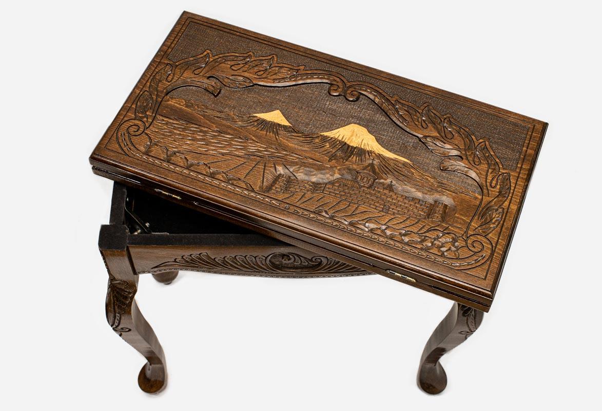 Handle Mount Ararat backgammon table opening to reveal the board
