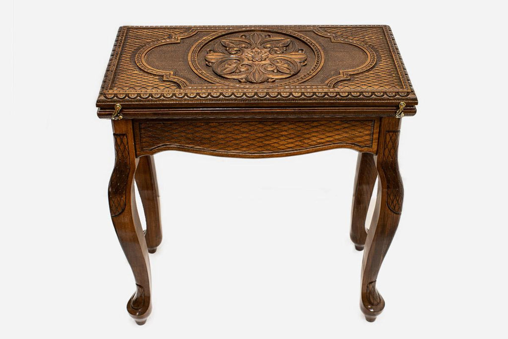Handle Floral Medallion backgammon table closed, front elevation showing the cabriole legs