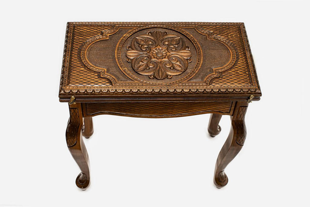 Handle Floral Medallion backgammon table closed, straight front view