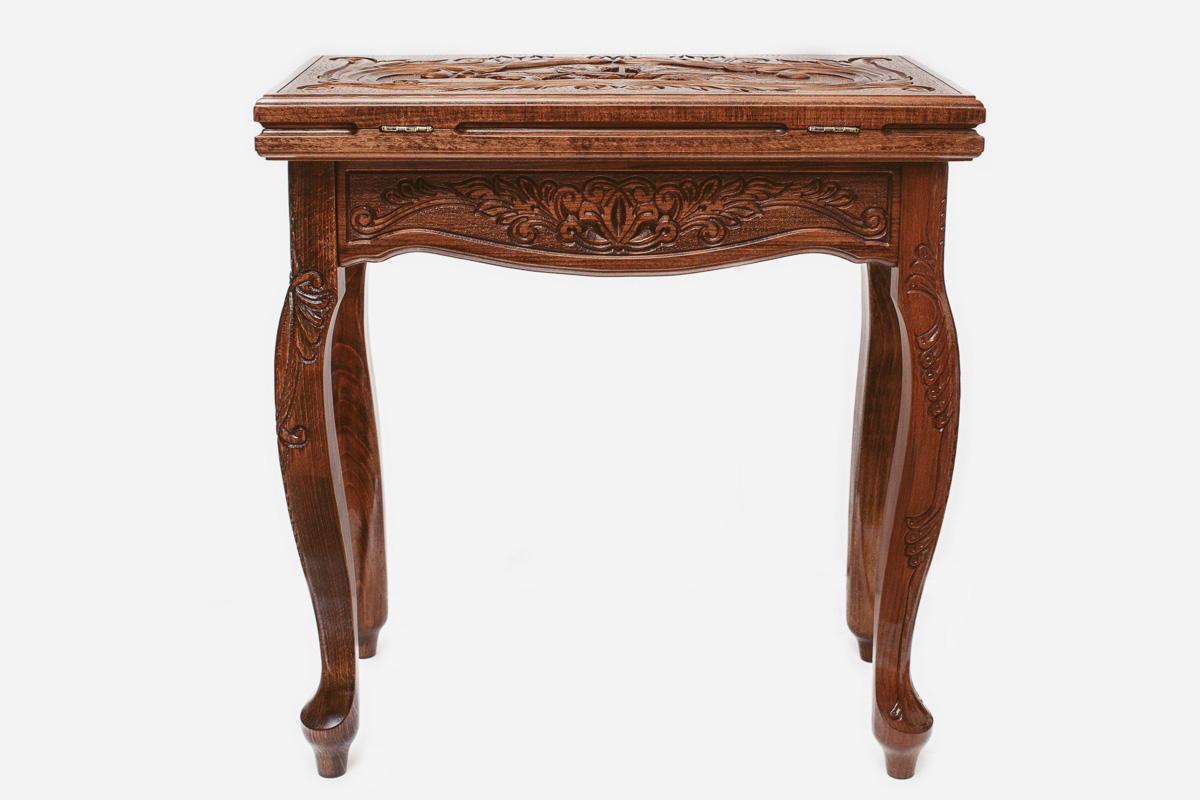 Handle Lions backgammon table closed, straight front view of the scrollwork lid
