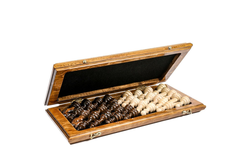 Luxury Hand-Carved Classic Wooden Chess Set - Unumperfectus