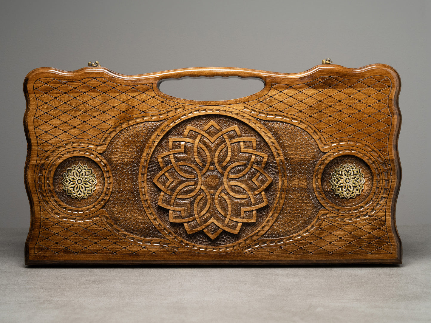 Luxury Backgammon Set – Ornate Carved Design - Unumperfectus