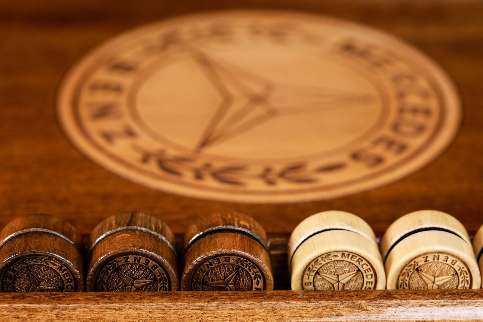 Backgammon Board - Mercedes-Benz - Unumperfectus