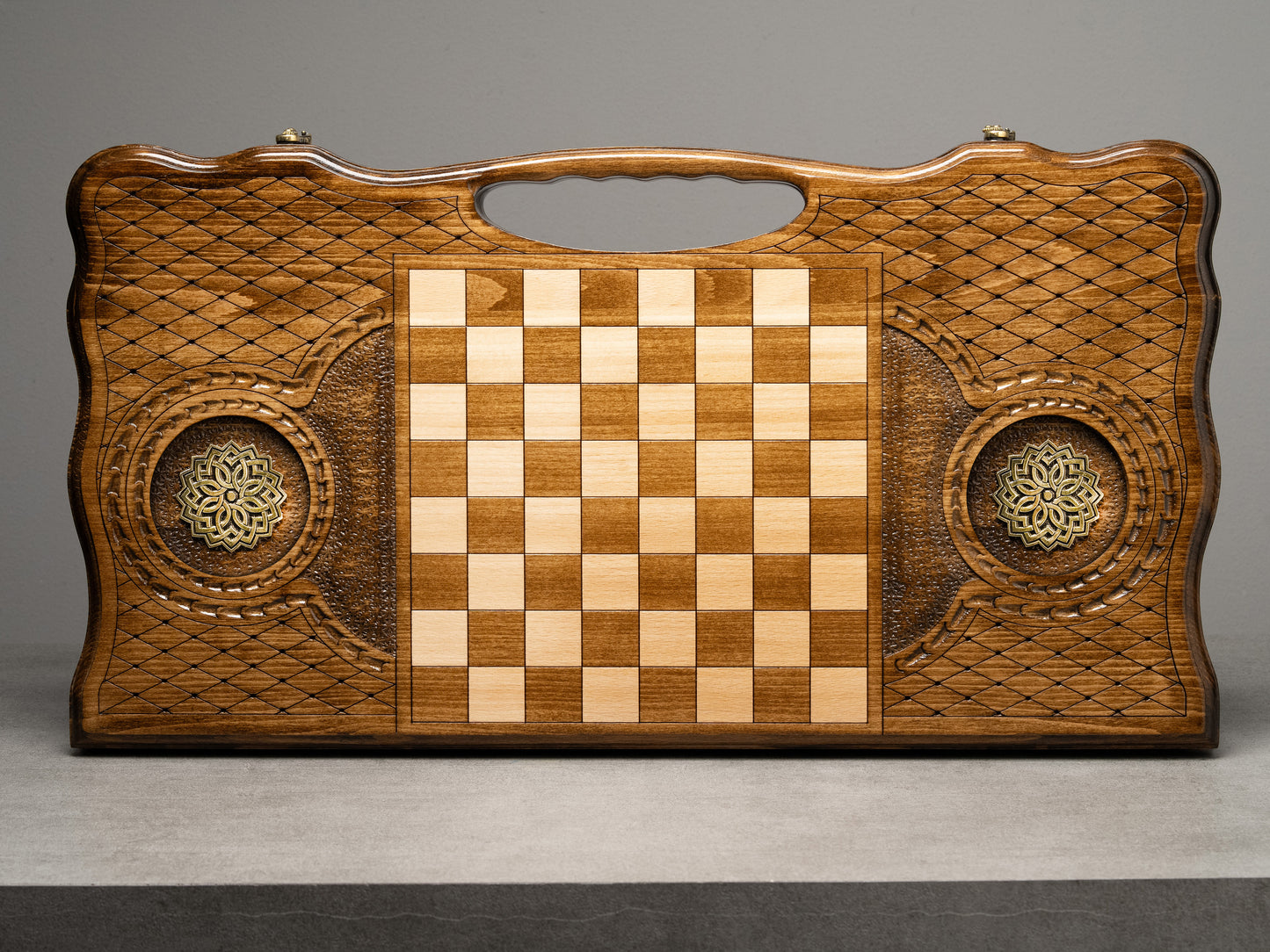 Luxury Backgammon Set – Ornate Carved Design - Unumperfectus