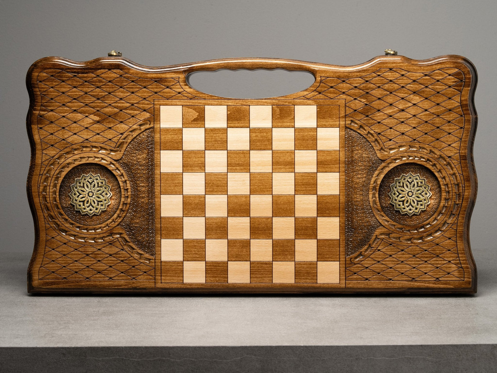 Luxury Backgammon Set – Ornate Carved Design - Unumperfectus