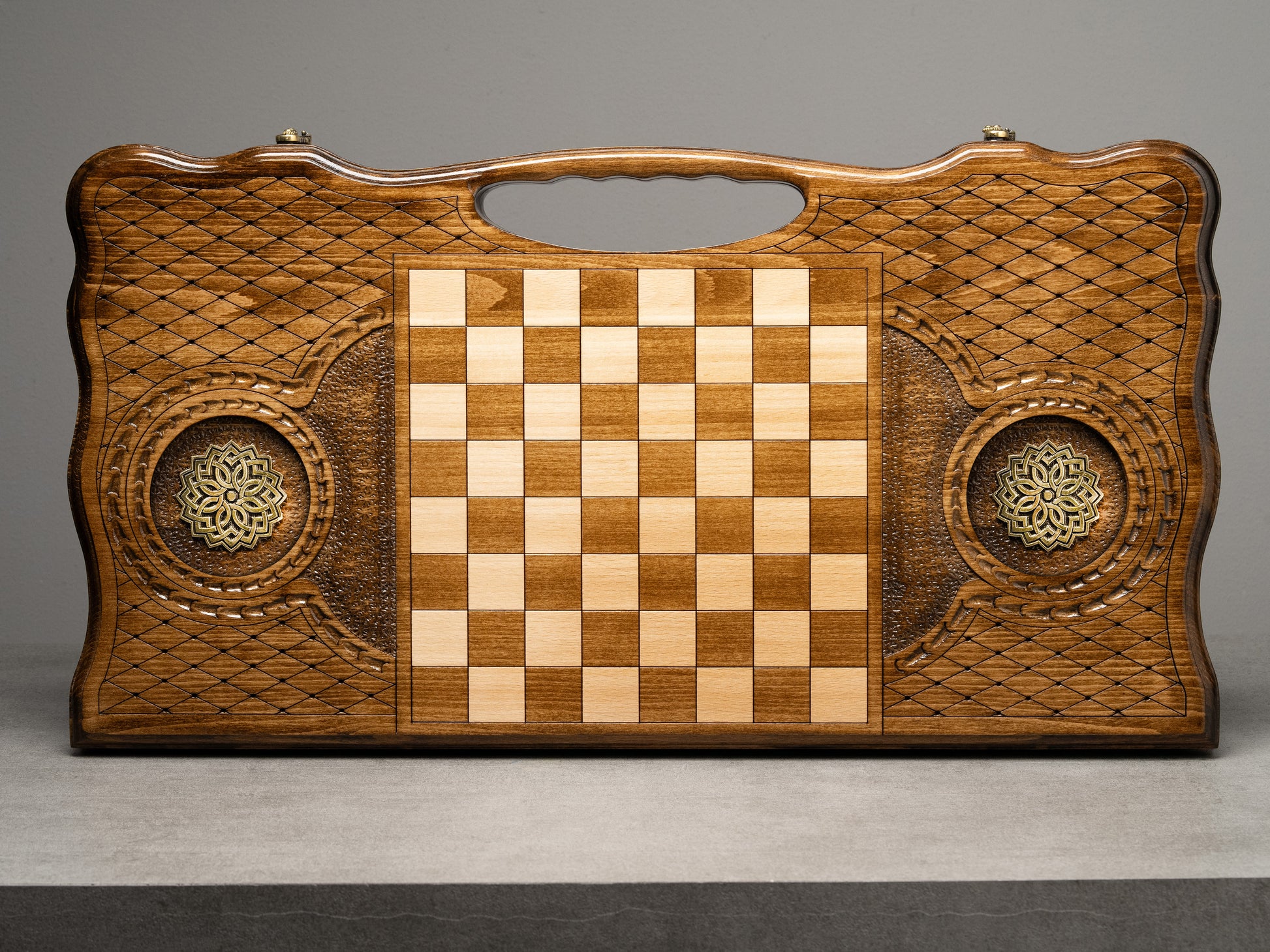 Luxury Backgammon Set – Ornate Carved Design - Unumperfectus