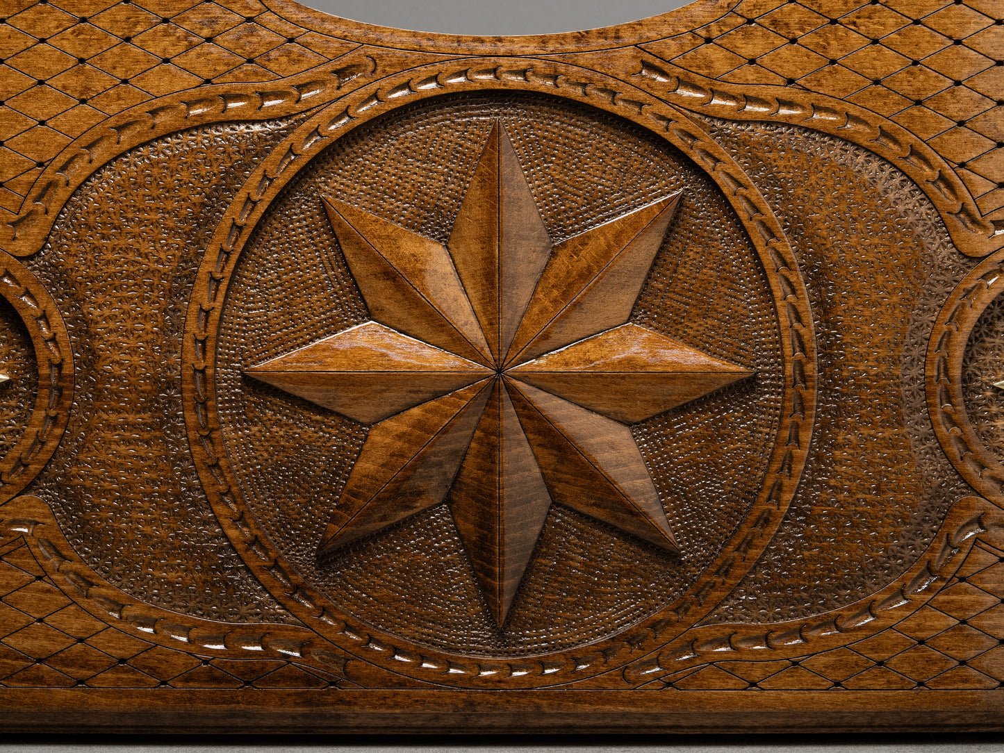 Luxury Backgammon Set – Carved Octagon Design - Unumperfectus