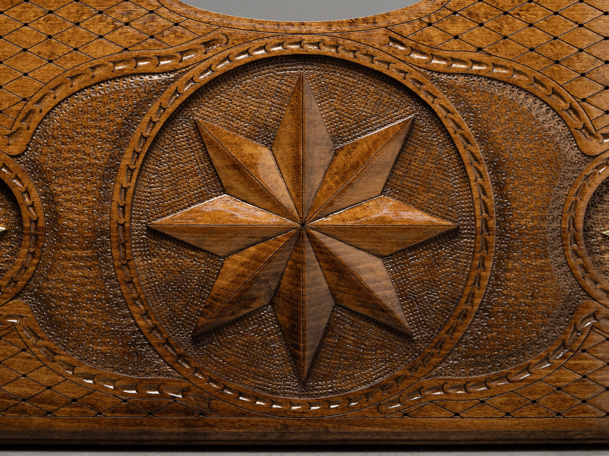 Luxury Backgammon Set – Carved Octagon Design - Unumperfectus