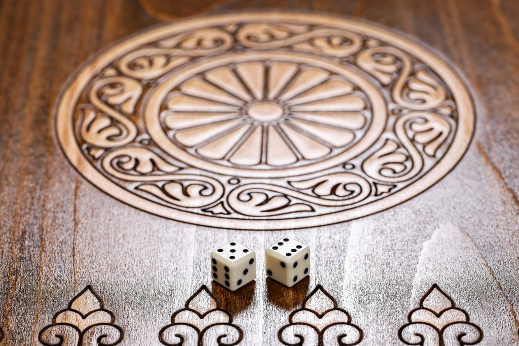 Wooden Chess Set & Backgammon Board With Braid Pattern 50 cm | 19.7" - Unumperfectus
